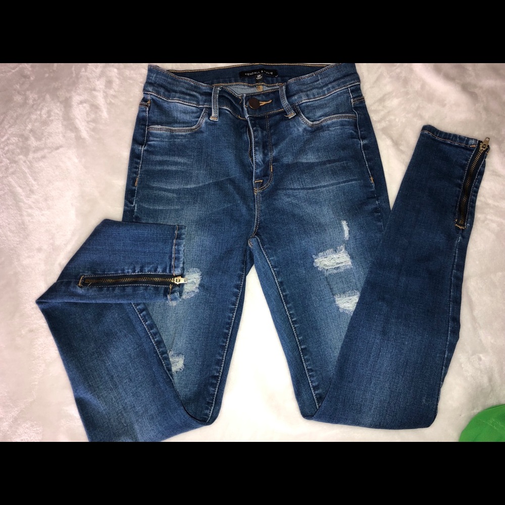 Kendall & Kylie Jeans Distressed